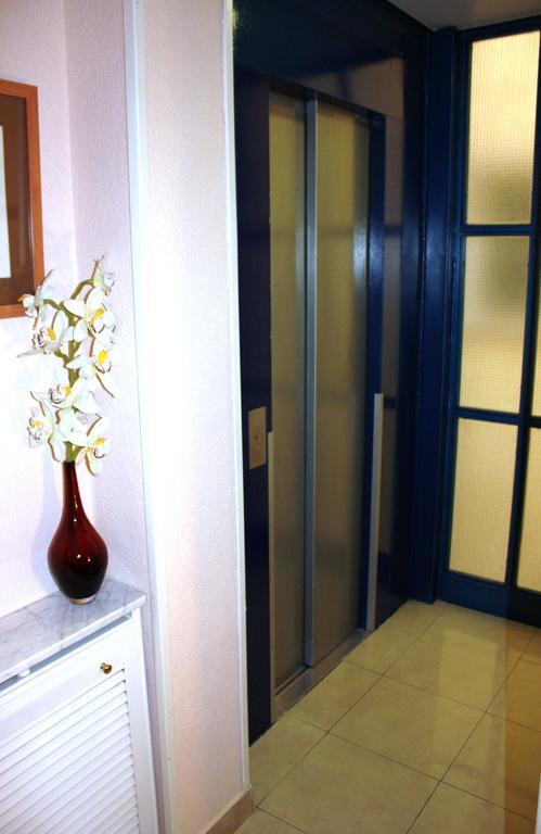 Hostal Artico Madrid Exterior foto