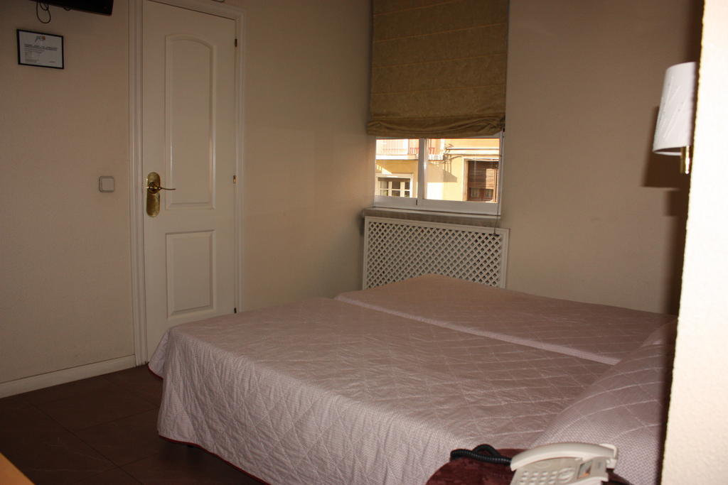 Hostal Artico Madrid Habitación foto